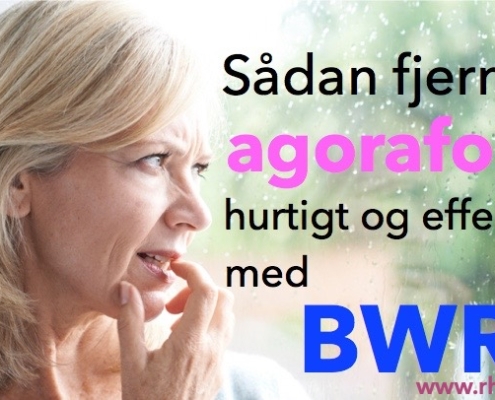 Agorafobi handler blandt andet om at være bange for; åbne pladser, at gå udenfor sin bopæl